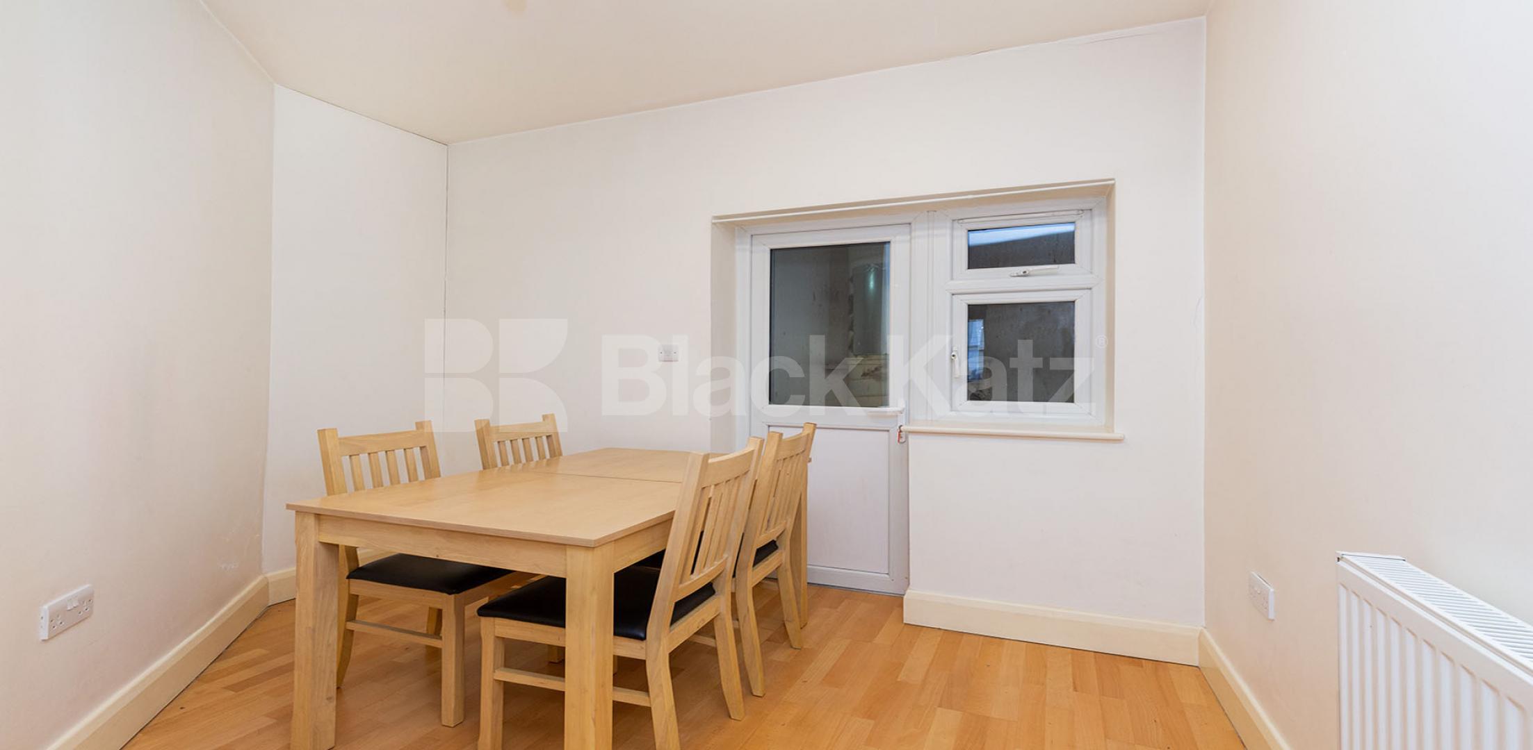  Large one bed mins from Camden Tube and walking distance to Regents Park Camden Road, Camden